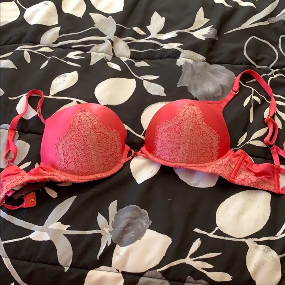 Pink Victoria’s Secret bombshell bra